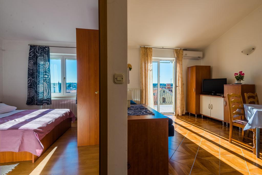 Apartment Majoran Pula Buitenkant foto