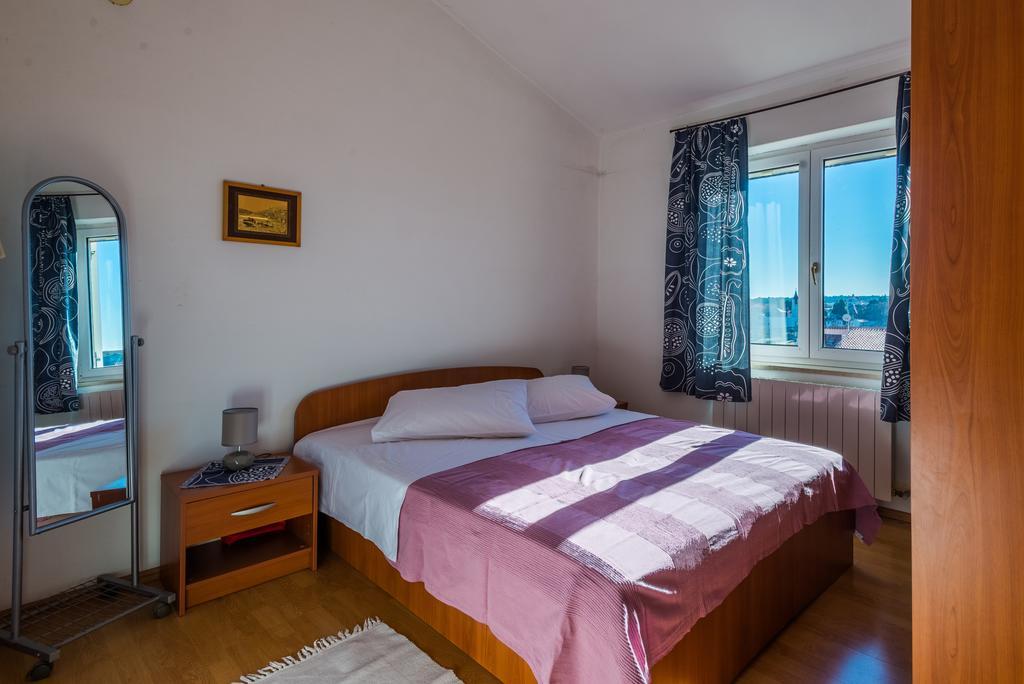 Apartment Majoran Pula Buitenkant foto
