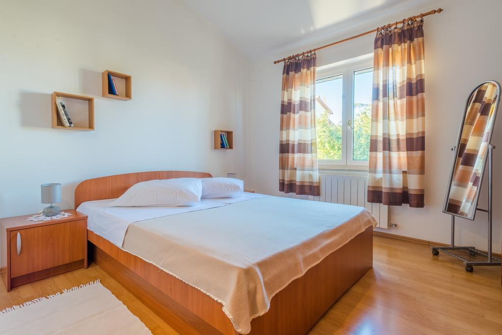 Apartment Majoran Pula Buitenkant foto
