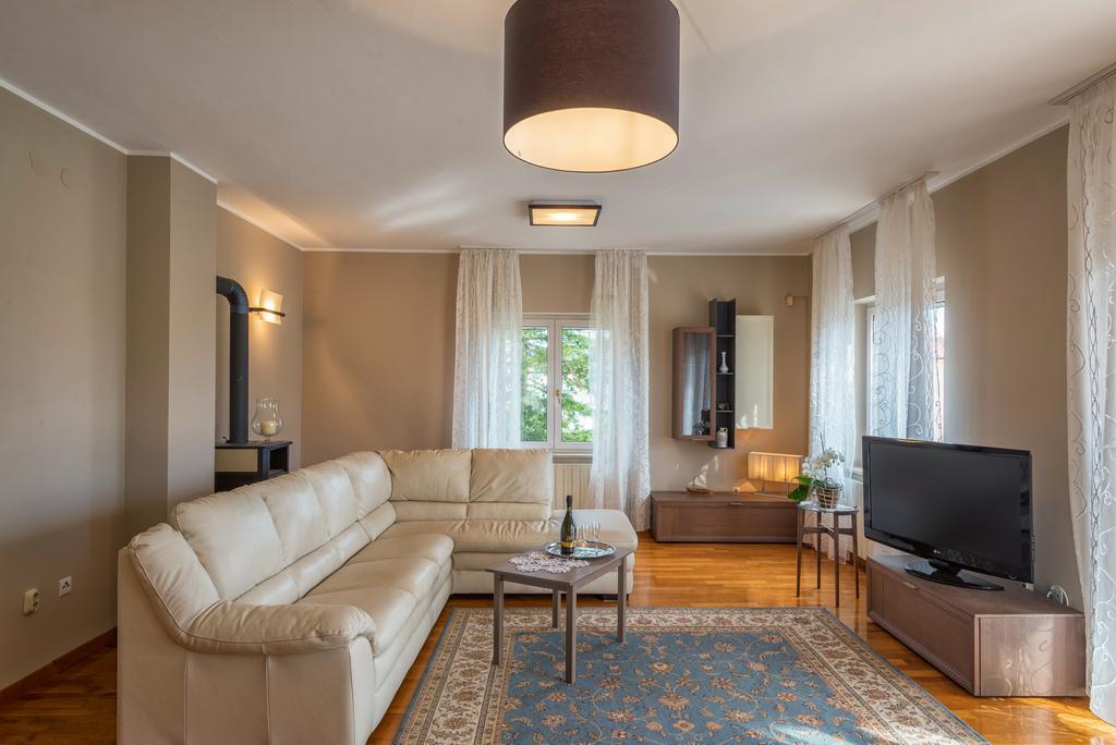Apartment Majoran Pula Buitenkant foto